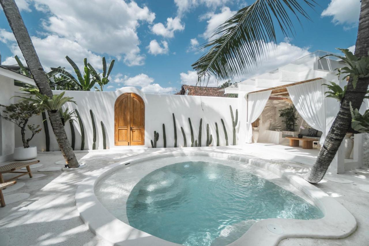 Bohemian Jogja Villas With Private Pool Kejayan Exterior photo