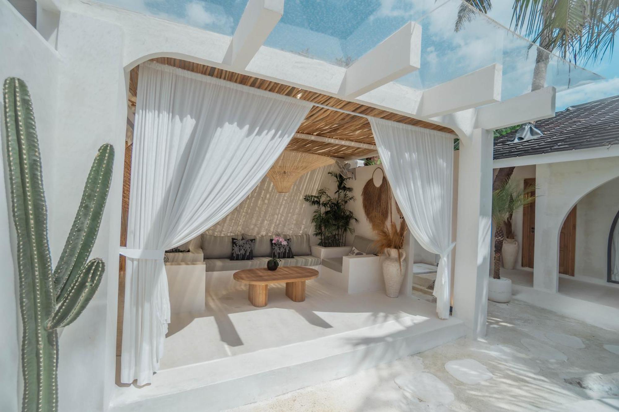 Bohemian Jogja Villas With Private Pool Kejayan Exterior photo