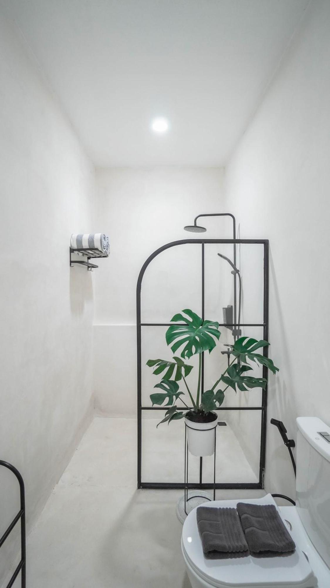 Bohemian Jogja Villas With Private Pool Kejayan Exterior photo